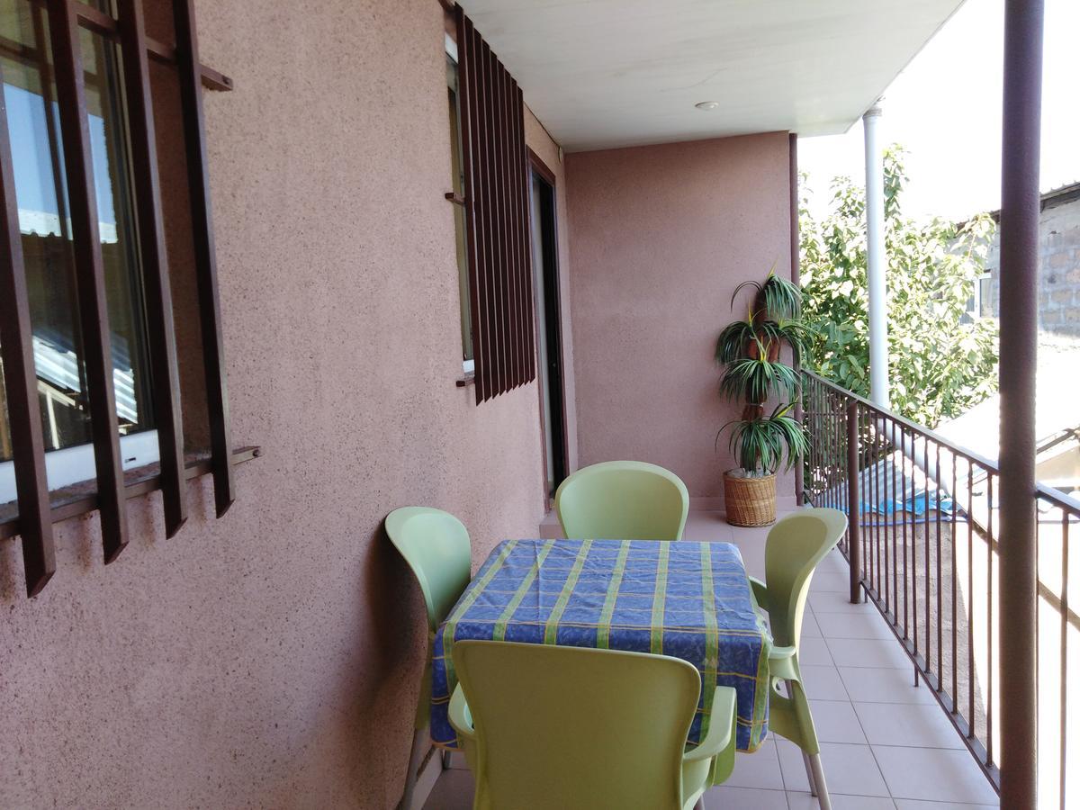 Rest Guest House Jerevan Buitenkant foto