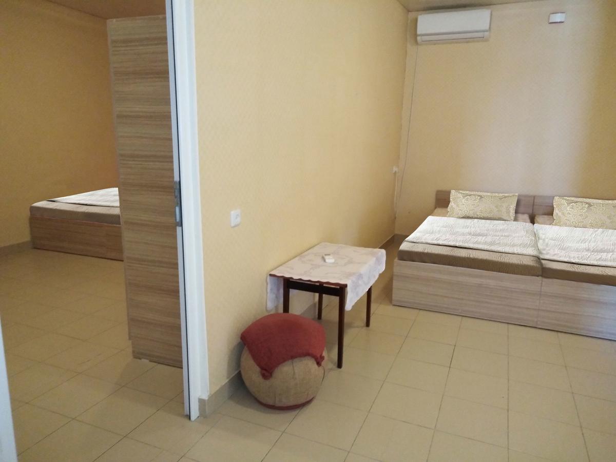 Rest Guest House Jerevan Buitenkant foto