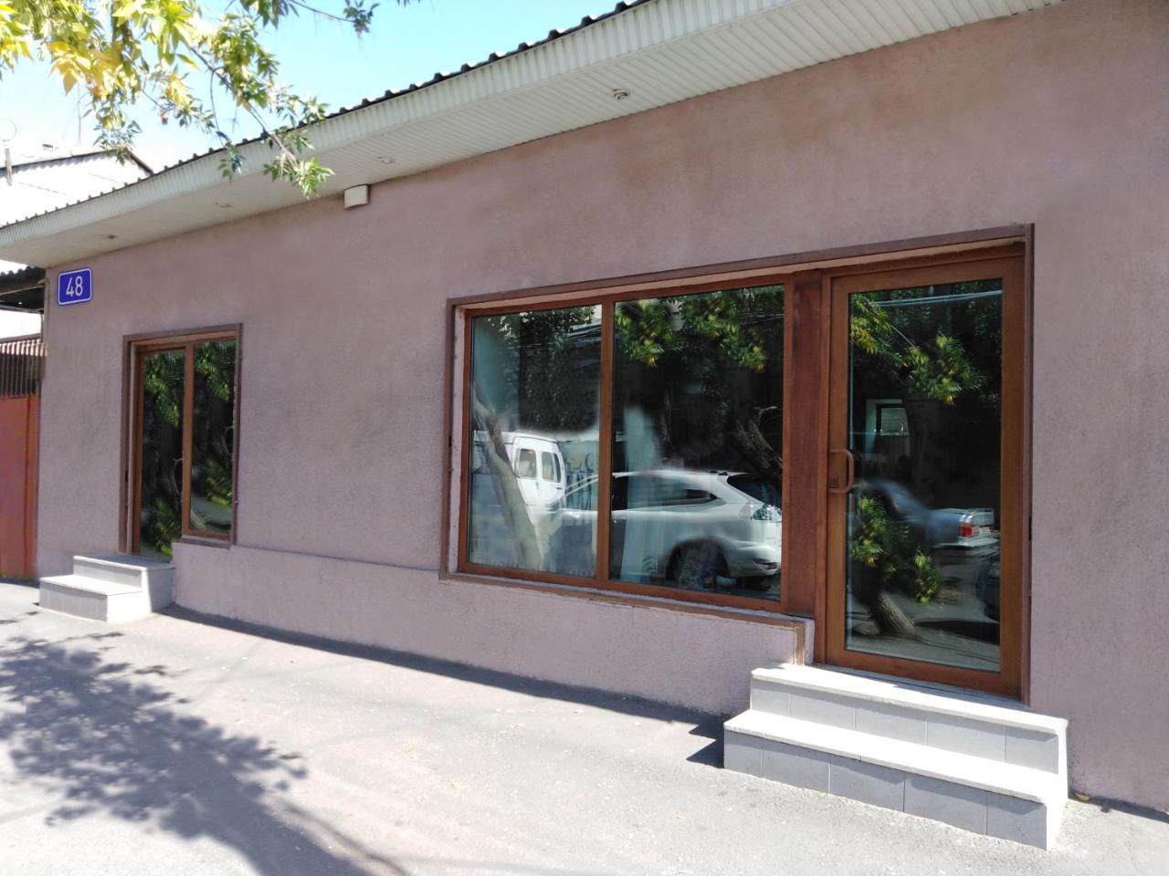 Rest Guest House Jerevan Buitenkant foto